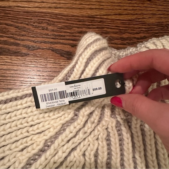 🆕 STEVE MADDEN Apparel Women's Terra Sweater SIZE medium - Picture 5 of 8